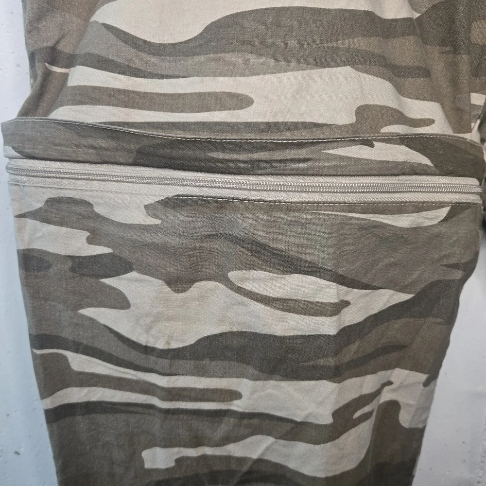 Cabela's Camo Cargo Convertible zip off pants